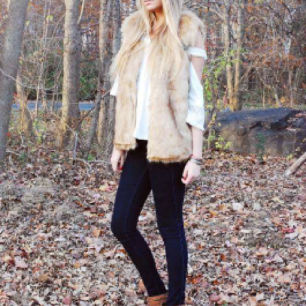 Faux Fur Sleeveless Vest by En Creme
